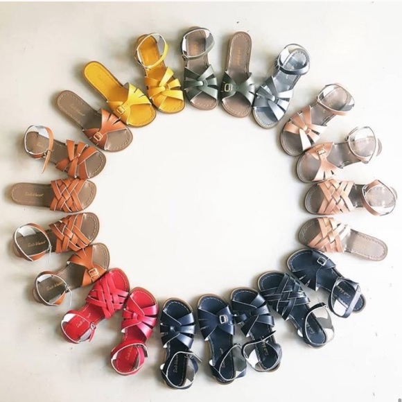 👧🏻NWT Salt Water sandals in gold - Picture 7 of 16